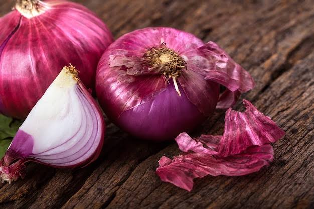 Committed to excellence, we supply farm-fresh onions worldwide, maintaining consistent quality, competitive pricing, and international compliance