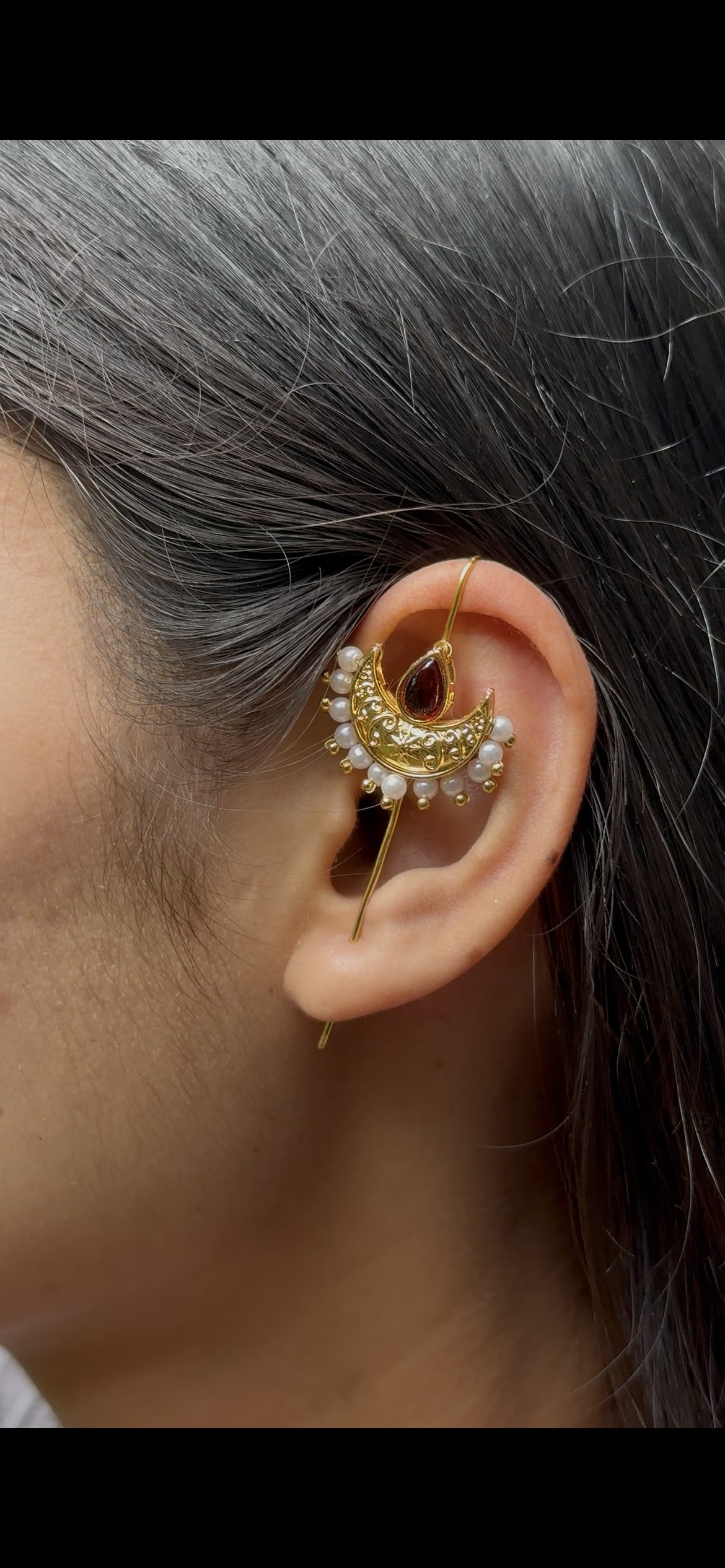 🌙 Crescent Pearl Ear Cuff