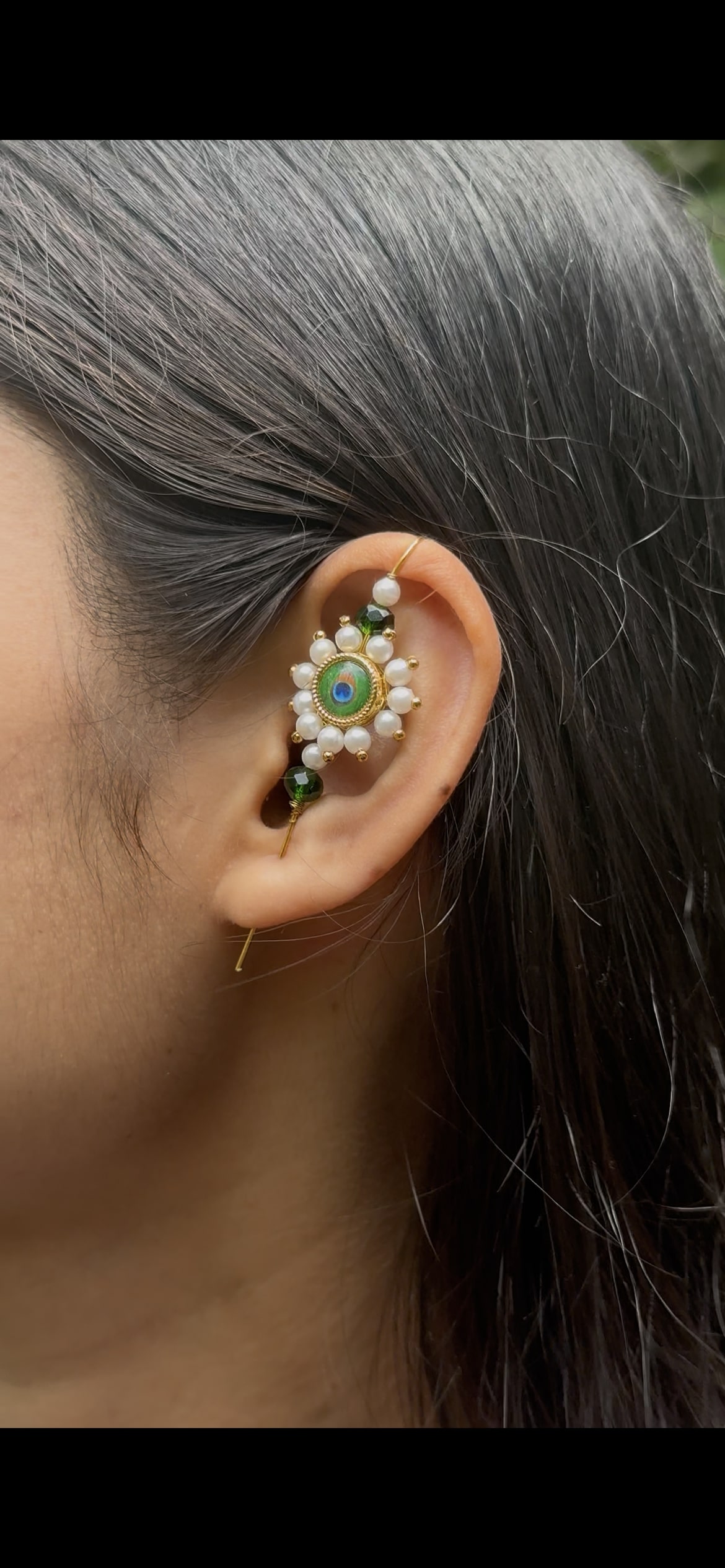 Peacock Grace Pearl Ear Cuff